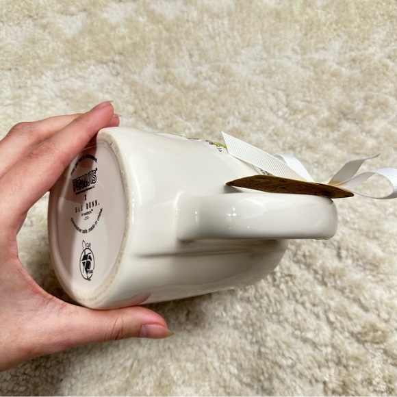 Rae Dunn Snoopy Peanuts Mug - Picture 4 of 8